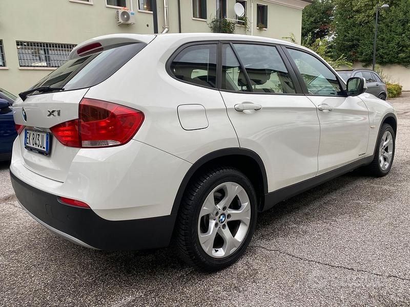 Usata BMW X1 142 CV (104 kW) 2011 Bianco SUV