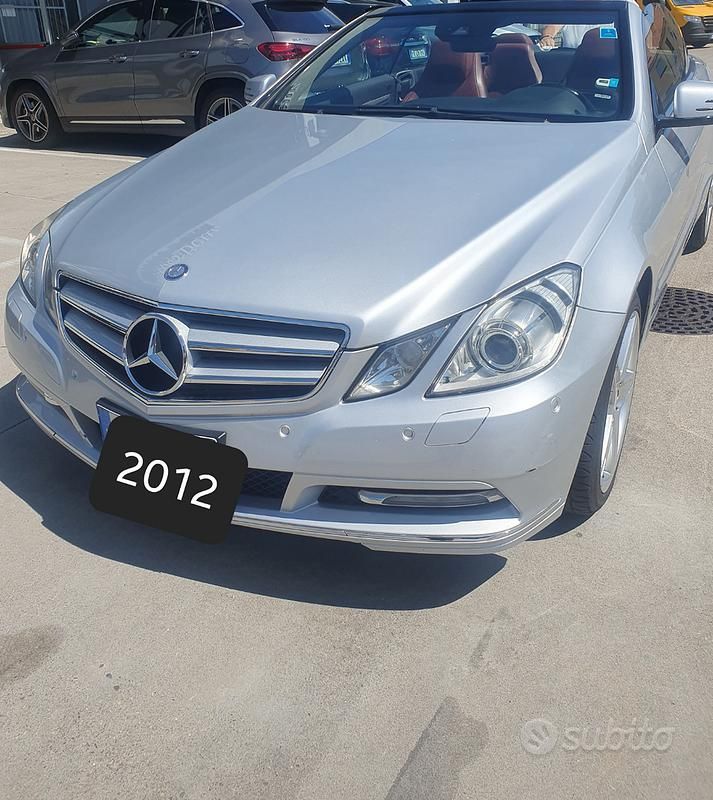 Usata Mercedes E250 2012 Grigio Cabrio
