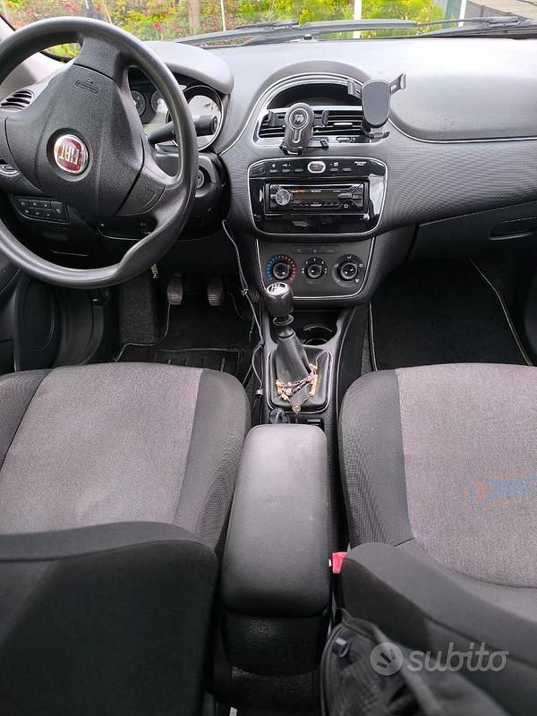 Usata Fiat Punto 69 CV (50 kW) 2016 Utilitaria