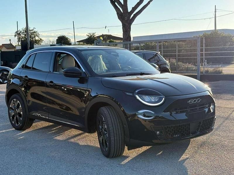 Nuova Fiat 600 La Prima 101 CV (74 kW) 2025 Other SUV