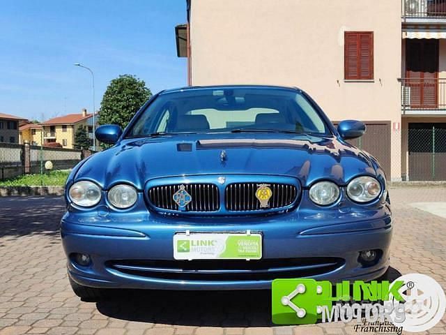 Usata Jaguar X-type 231 CV (169 kW) 2001 Blu Berlina