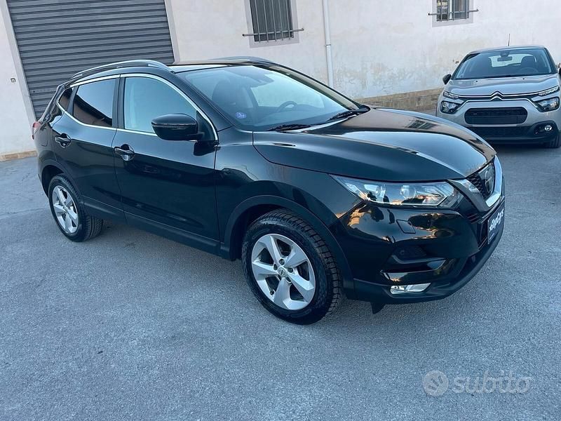 Usata Nissan Qashqai N-Connecta 116 CV (85 kW) 2017 Nero SUV