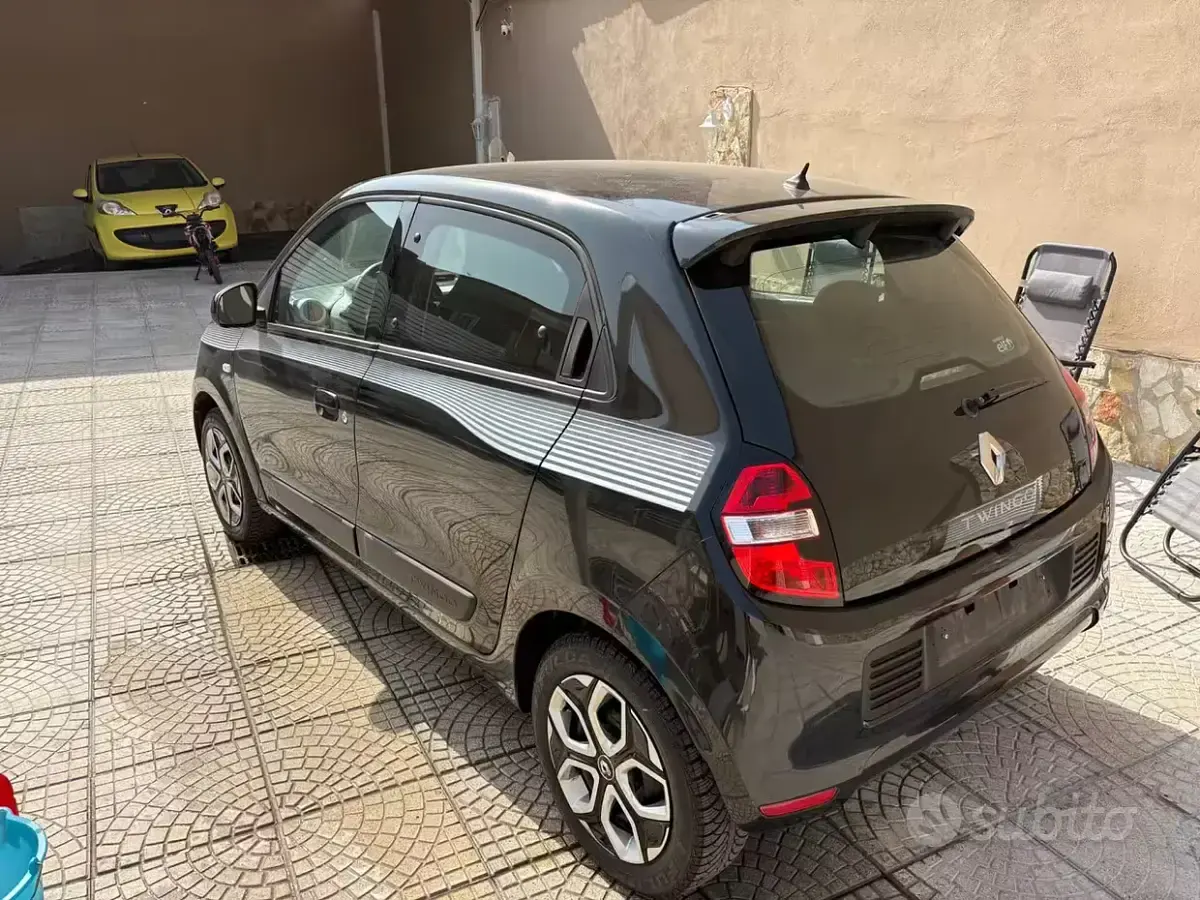 Usata Renault Twingo SE 69 CV (50 kW) 2015 Nero Utilitaria