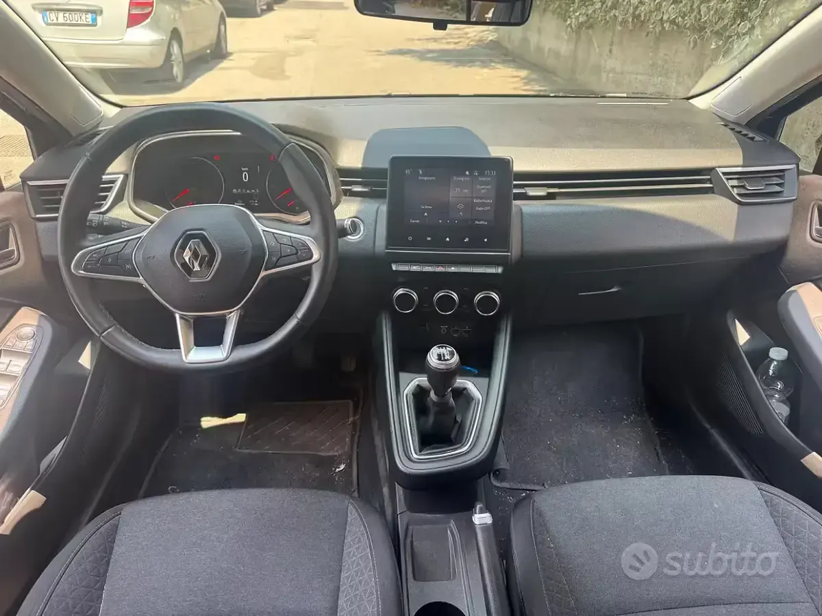 Usata Renault Clio V Zen 91 CV (66 kW) 2021 Nero Berlina
