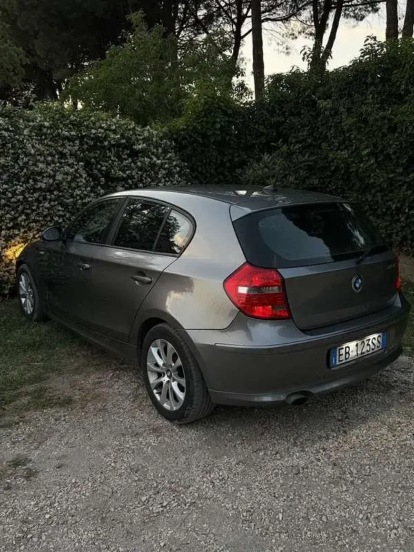 Usata BMW 118 143 CV (105 kW) 2010 Utilitaria
