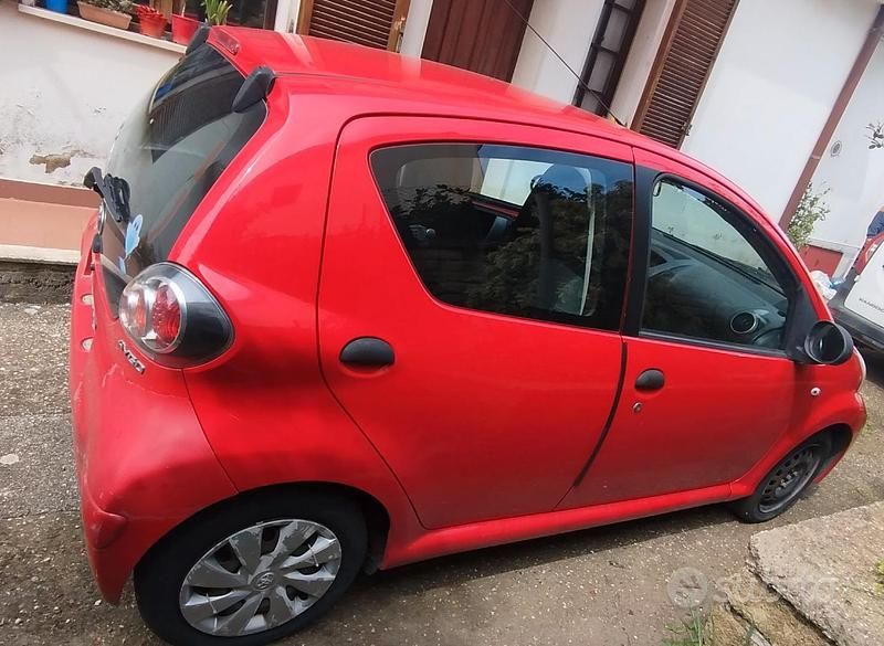 Usata Toyota Aygo 68 CV (50 kW) 2012 Utilitaria