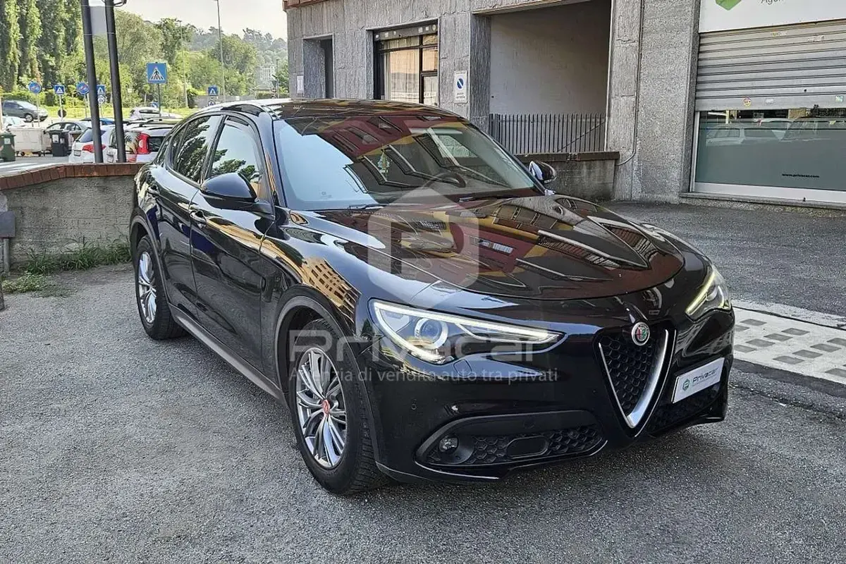 Usata Alfa Romeo Stelvio Business 190 CV (139 kW) 2021 Nero SUV