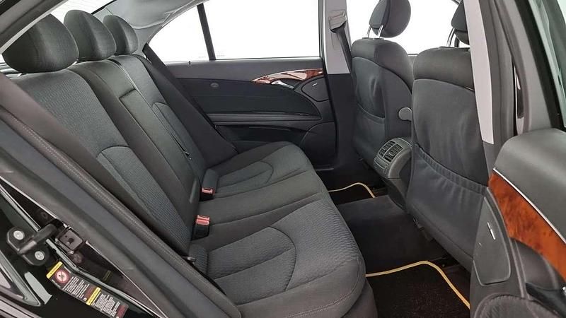Occasion Mercedes E220 Elegance 150 ch (110 kW) 2005 Noir Citadine