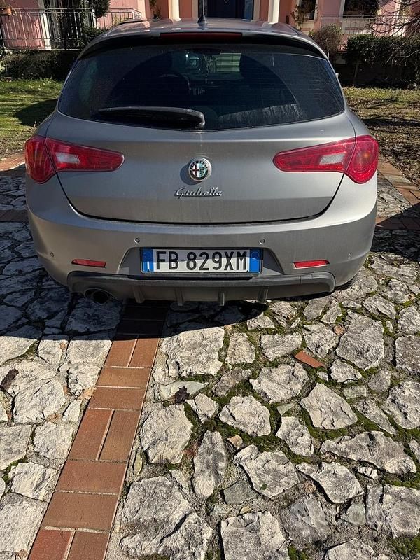 Second-hand Alfa Romeo Giulietta Sprint 120 CP (88 kW) 2016 Gri Berlinǎ