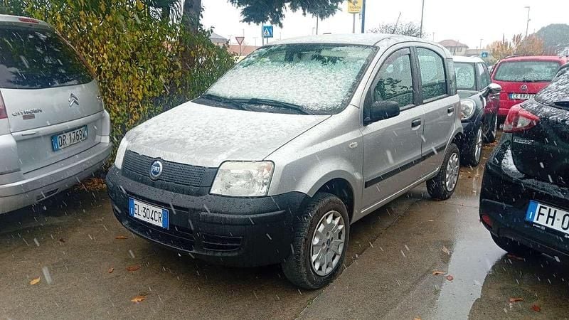 Grigio Usata 2006 Fiat Panda 4x4 Due volumi | 2950 € (Super prezzo) - Immagine 1/4
