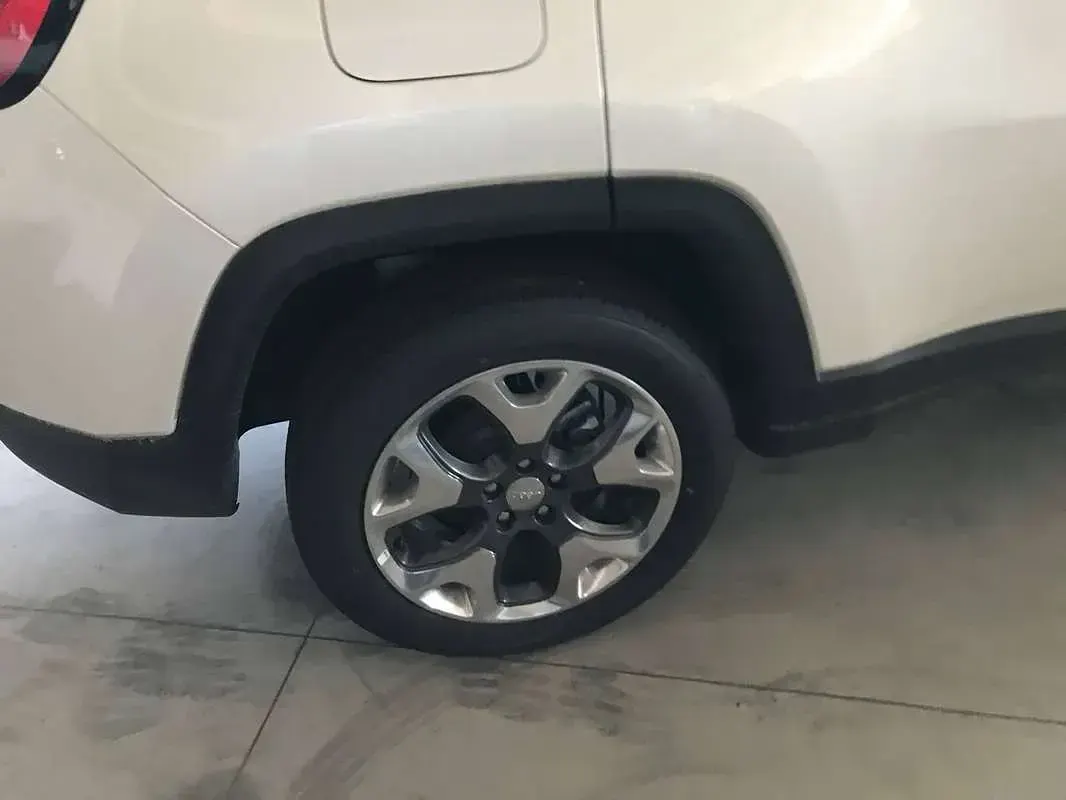 Usata Jeep Compass Limited 140 CV (102 kW) 2018 Bianco SUV