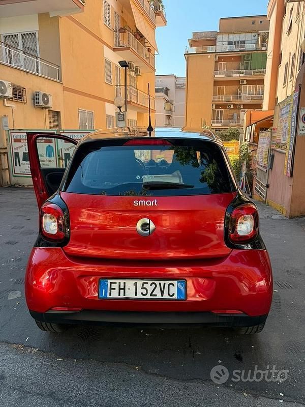 Usata Smart ForFour Passion 71 CV (52 kW) 2017 Rosso Utilitaria