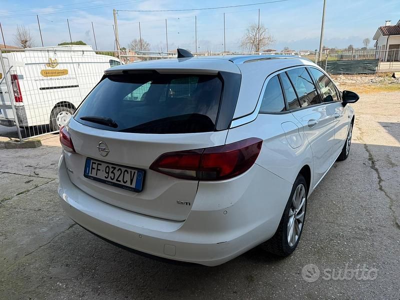 Usata Opel Astra 110 CV (80 kW) 2015 Station wagon