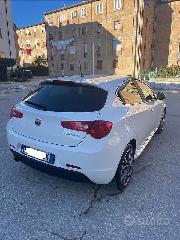 Usata Alfa Romeo Giulietta Sprint 120 CV (88 kW) 2016 Bianco Berlina