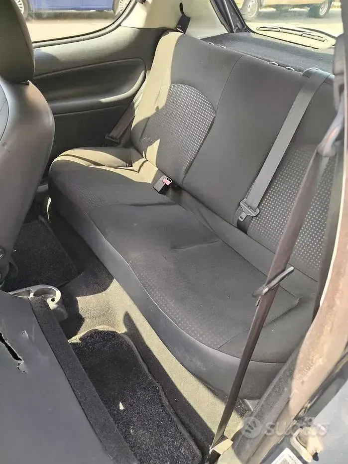 Usata Peugeot 206 60 CV (44 kW) 2010 Viola Berlina