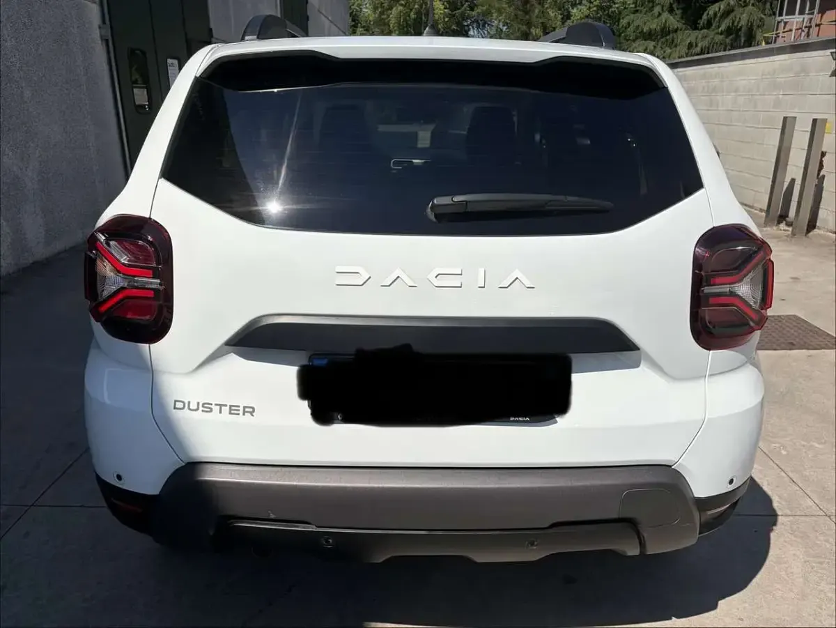 Usata Dacia Duster Prestige 101 CV (74 kW) 2023 Bianco SUV