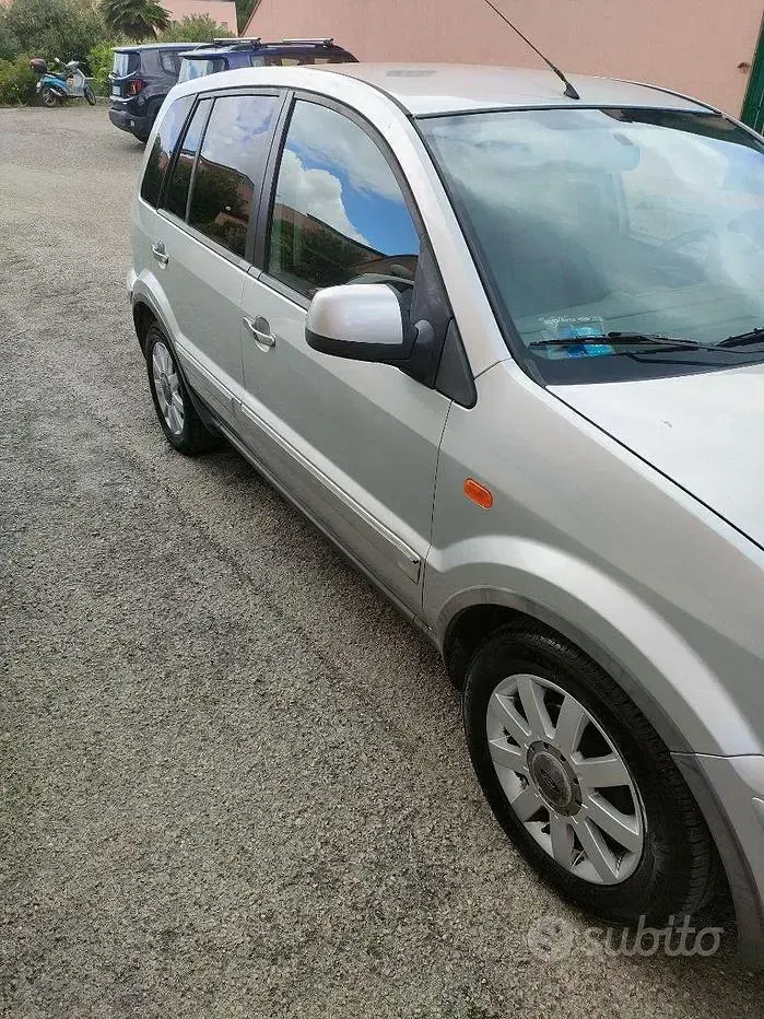Usata Ford Fusion 68 CV (50 kW) 2009 Utilitaria