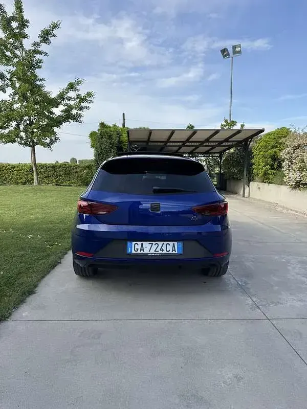 Begagnad Seat Leon Black Edition 131 HK (96 kW) 2020 Blå Sedan