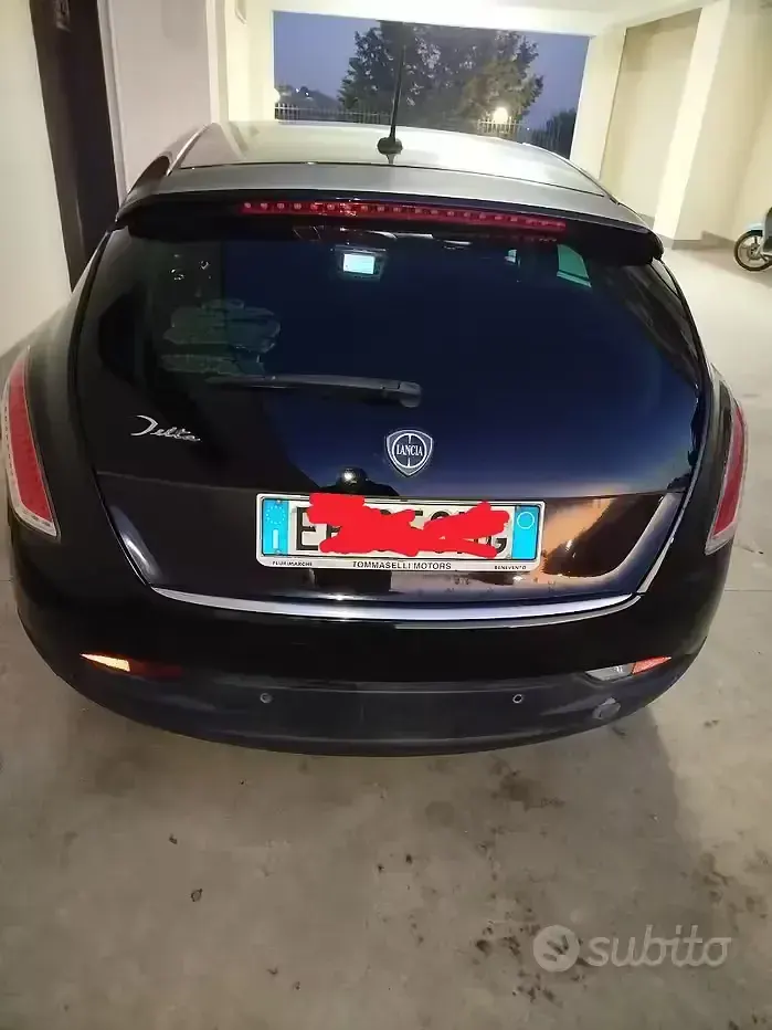Usata Lancia Delta 130 CV (95 kW) 2013 Utilitaria