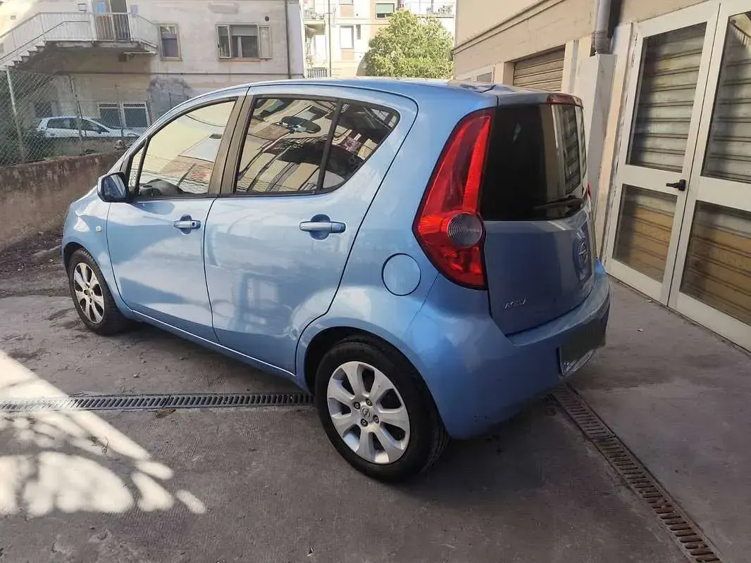 Usata Opel Agila Enjoy 90 CV (66 kW) 2009 Blu/azzurro Utilitaria