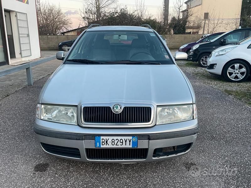 Usata Skoda Octavia 110 CV (80 kW) 2001 Grigio Station wagon