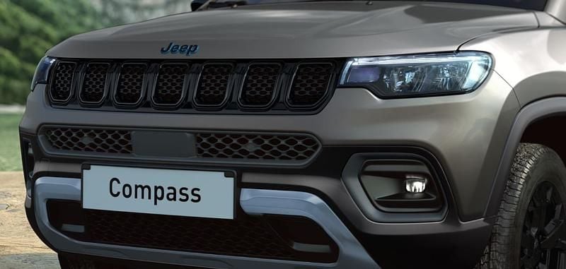 Usata Jeep Compass 240 CV (176 kW) 2023 Grigio SUV
