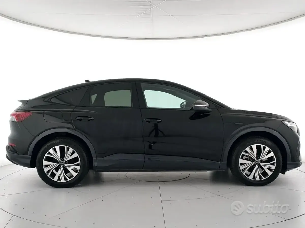 Usata Audi Q4 Sportback e-tron Business 150 kW (204 CV) 2023 Nero SUV
