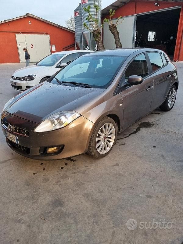 Usata Fiat Bravo 120 CV (88 kW) 2007 Marrone Utilitaria
