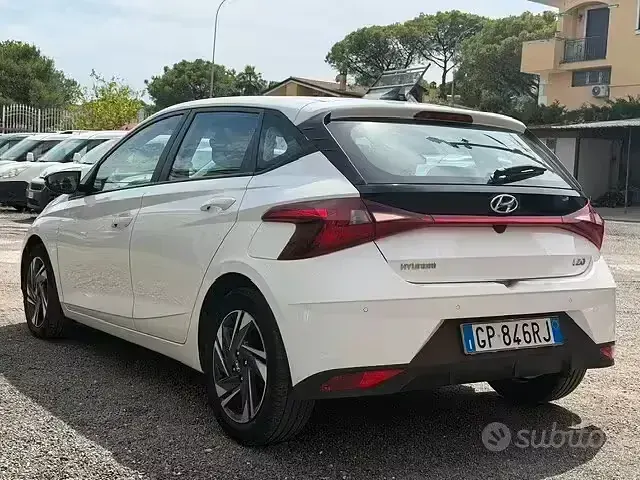 Usata Hyundai i20 84 CV (61 kW) 2023 Bianco Utilitaria