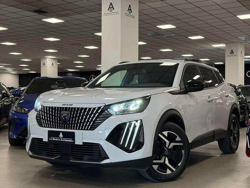 Usata Peugeot 2008 Allure 102 CV (75 kW) 2023 Grigio SUV
