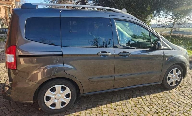 Usata Ford Tourneo Courier S 75 CV (55 kW) 2020 Grigio Monovolume