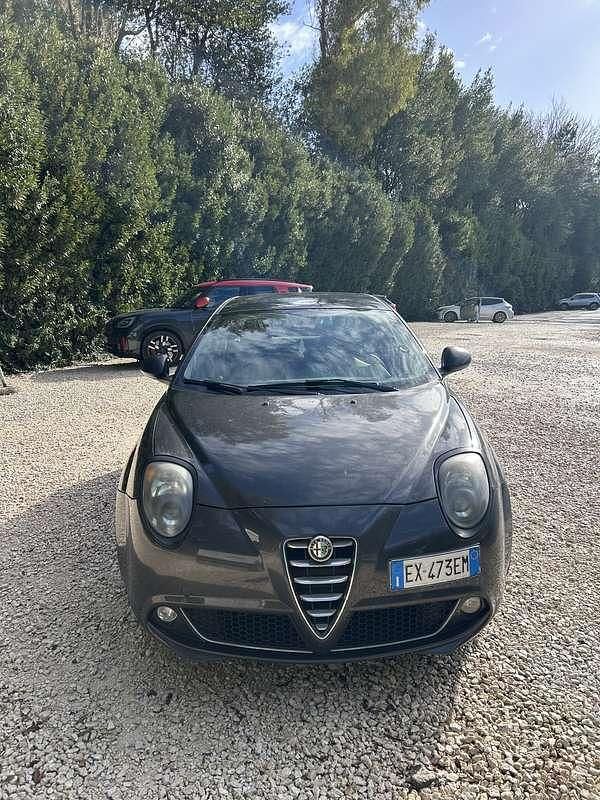 Second-hand Alfa Romeo MiTo Distinctive 79 CP (58 kW) 2014 Negru Hatchback