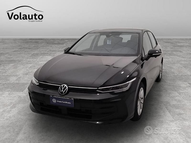 Usata VW Golf VIII Life 116 CV (85 kW) 2025 Nero Berlina