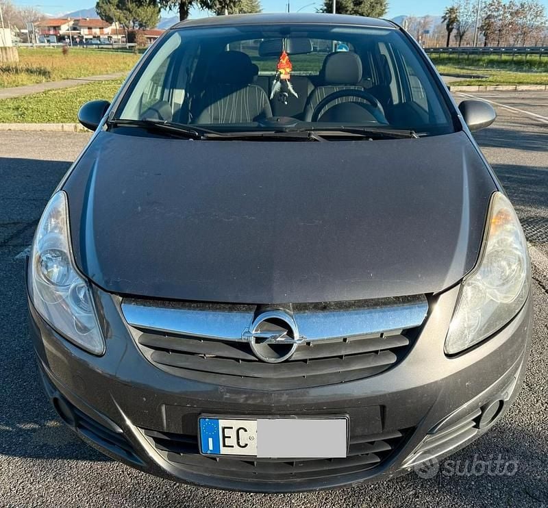 Usata Opel Corsa 86 CV (63 kW) 2010 Grigio Berlina