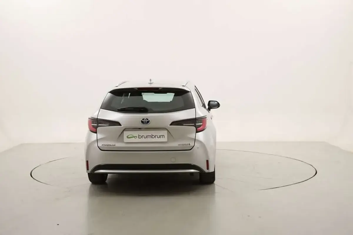 Usata Toyota Corolla Business Edition 122 CV (89 kW) 2020 Argento Station wagon