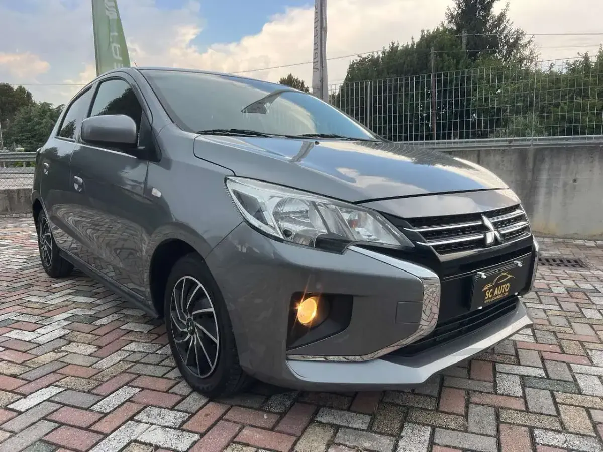 Usata Mitsubishi Space Star Intense 71 CV (52 kW) 2023 Grigio Utilitaria