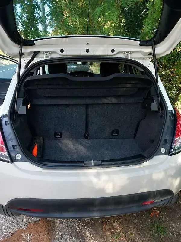 Usata Lancia Ypsilon S 86 CV (63 kW) 2013 Bianco Utilitaria