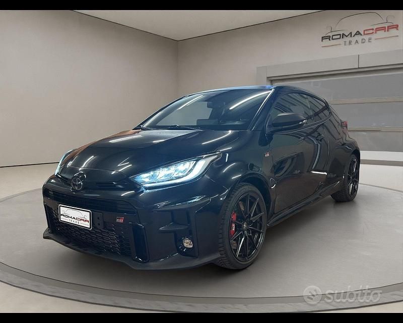 Usado Toyota Yaris 261 CV (191 kW) 2021 Negro Berlina