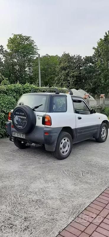 Usata Toyota RAV4 128 CV (94 kW) 1996 Bianco SUV