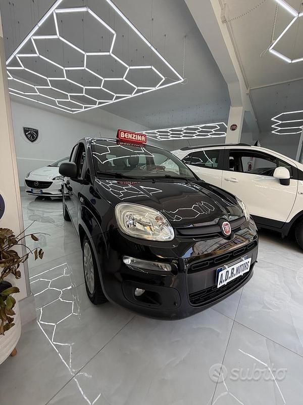 Usata Fiat Panda Lounge 69 CV (50 kW) 2016 Nero Utilitaria