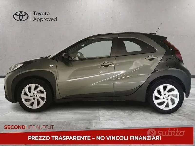 Usata Toyota Aygo X Trend 72 CV (52 kW) 2022 Verde SUV