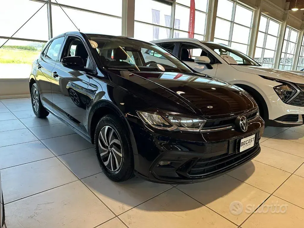 Usata VW Polo Life 95 CV (69 kW) 2025 Nero metallizzato Utilitaria
