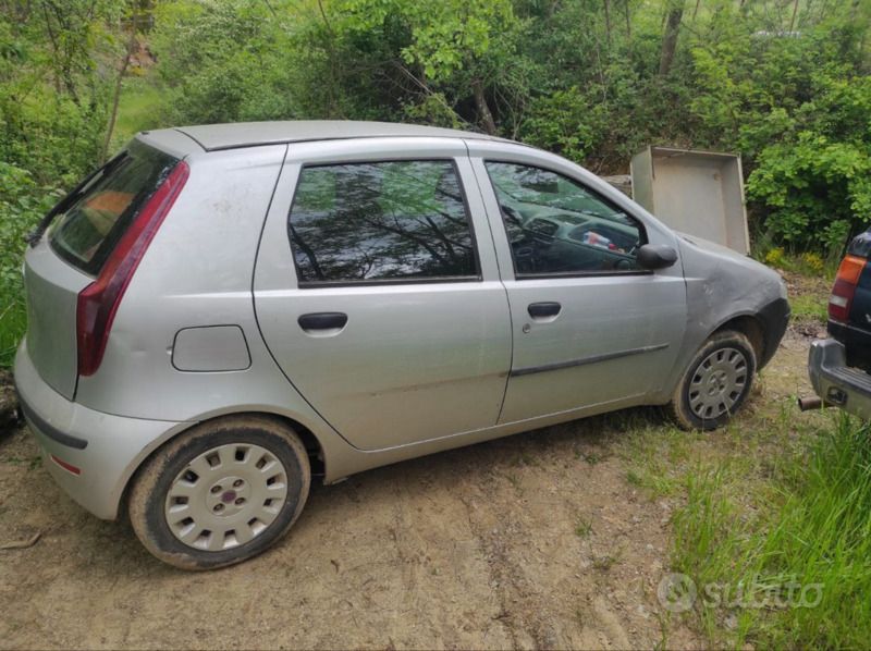 Usata Fiat Punto 77 CV (56 kW) 2009 Grigio Utilitaria