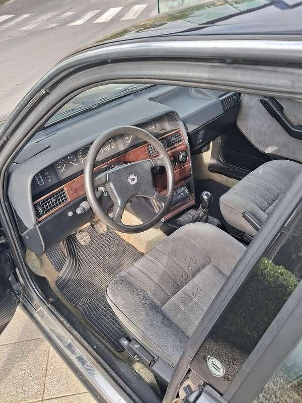 Usata Lancia Dedra 169 CV (124 kW) 1992 Grigio Berlina