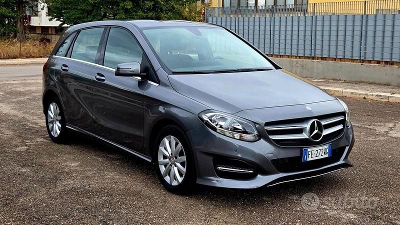 Usata Mercedes B160 Executive 90 CV (66 kW) 2016 Grigio Monovolume