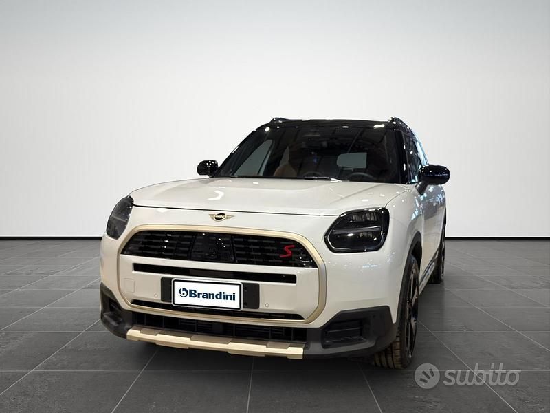Usata Mini Countryman Favoured 218 CV (160 kW) 2025 Bianco SUV