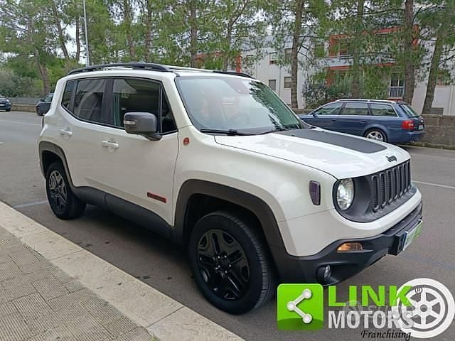 Usata Jeep Renegade Trailhawk 170 CV (125 kW) 2016 Bianco SUV