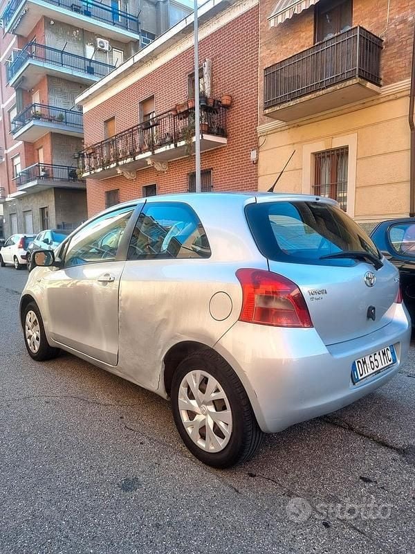 Usata Toyota Yaris 2008 Grigio Berlina