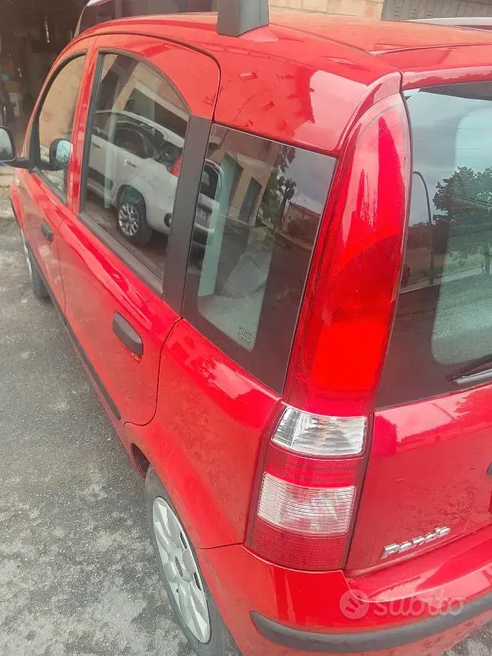 Usata Fiat Panda 69 CV (50 kW) 2011 Rosso Utilitaria