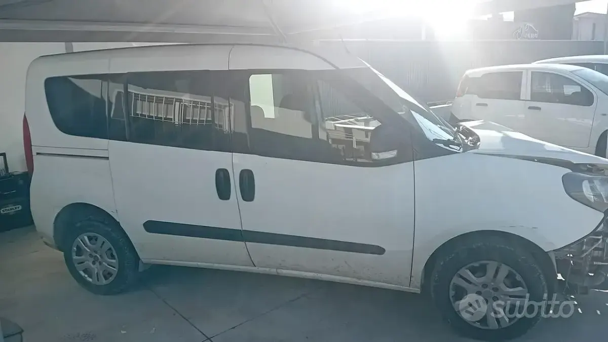 Usata Fiat Doblò S 105 CV (77 kW) 2021 Bianco Monovolume